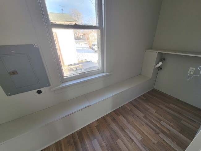 Building Photo - 802 Deleon St