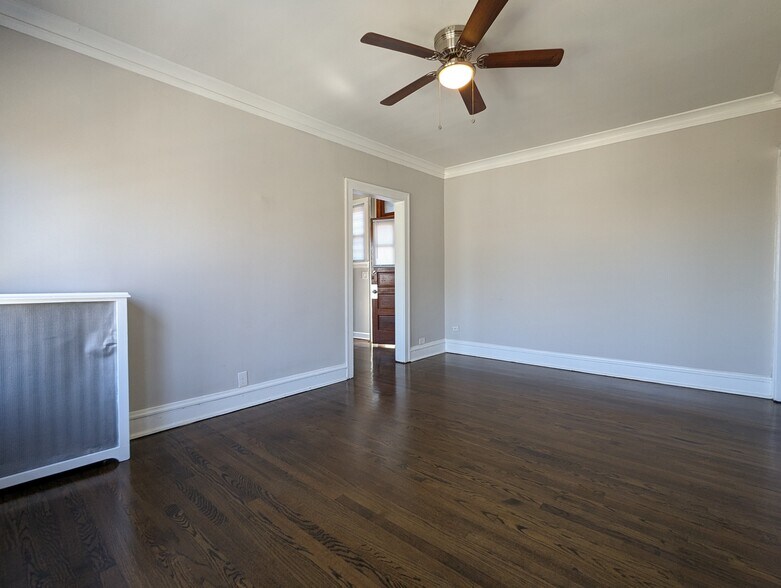 Building Photo - 1835 W Winona St