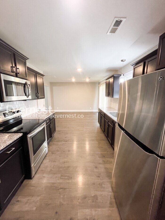 Building Photo - 222 Notgrass Rd