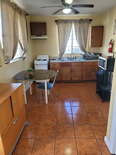 Building Photo - 12877 Glenoaks Blvd