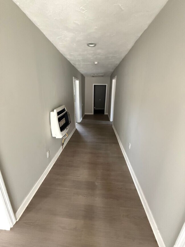 Building Photo - East Gadsden