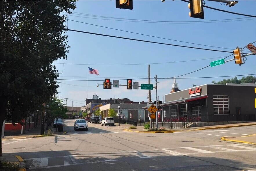 Building Photo - 405 Butler St