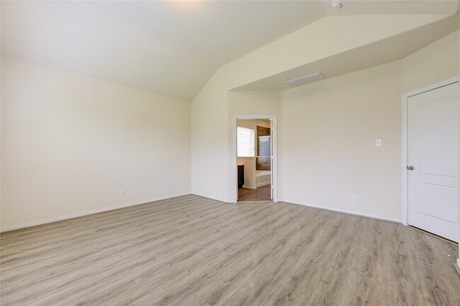 Building Photo - 16 Rose Desert Ct