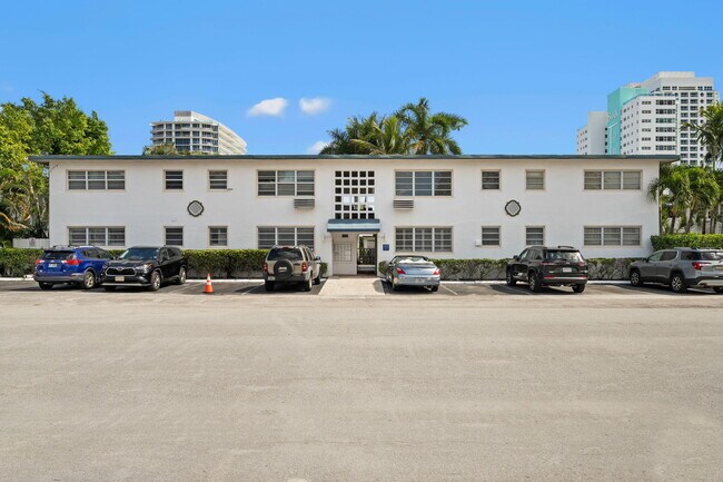 Building Photo - 624 Orton Ave