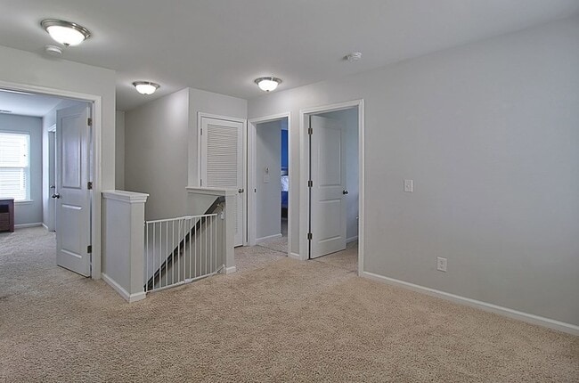 Building Photo - 143 Davila St