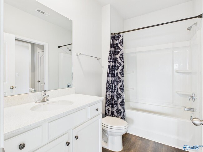 Building Photo - 157 High Leaf Dr