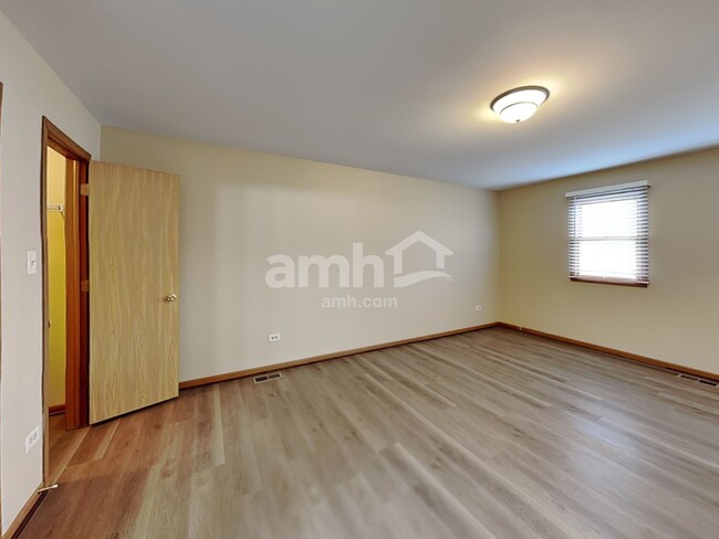 Building Photo - 204 Brink Dr