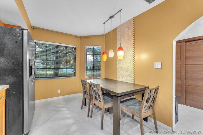 Building Photo - 8407 NW 78th Ct