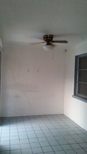 Building Photo - 489 Jewel Ct