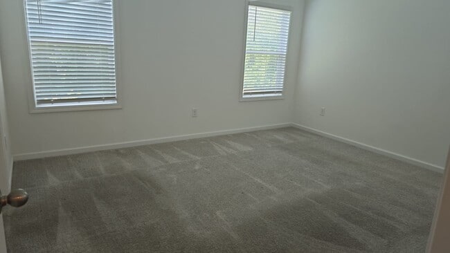 Building Photo - 3315 Oak Pass Dr