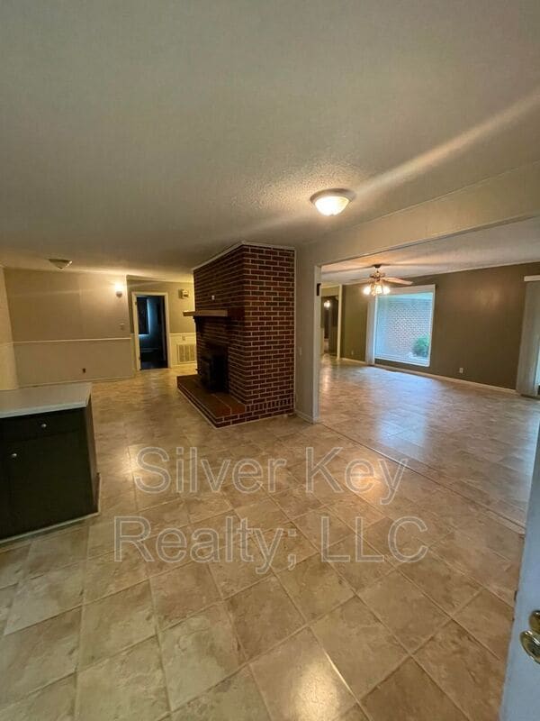 Building Photo - 227 Co Rd 121