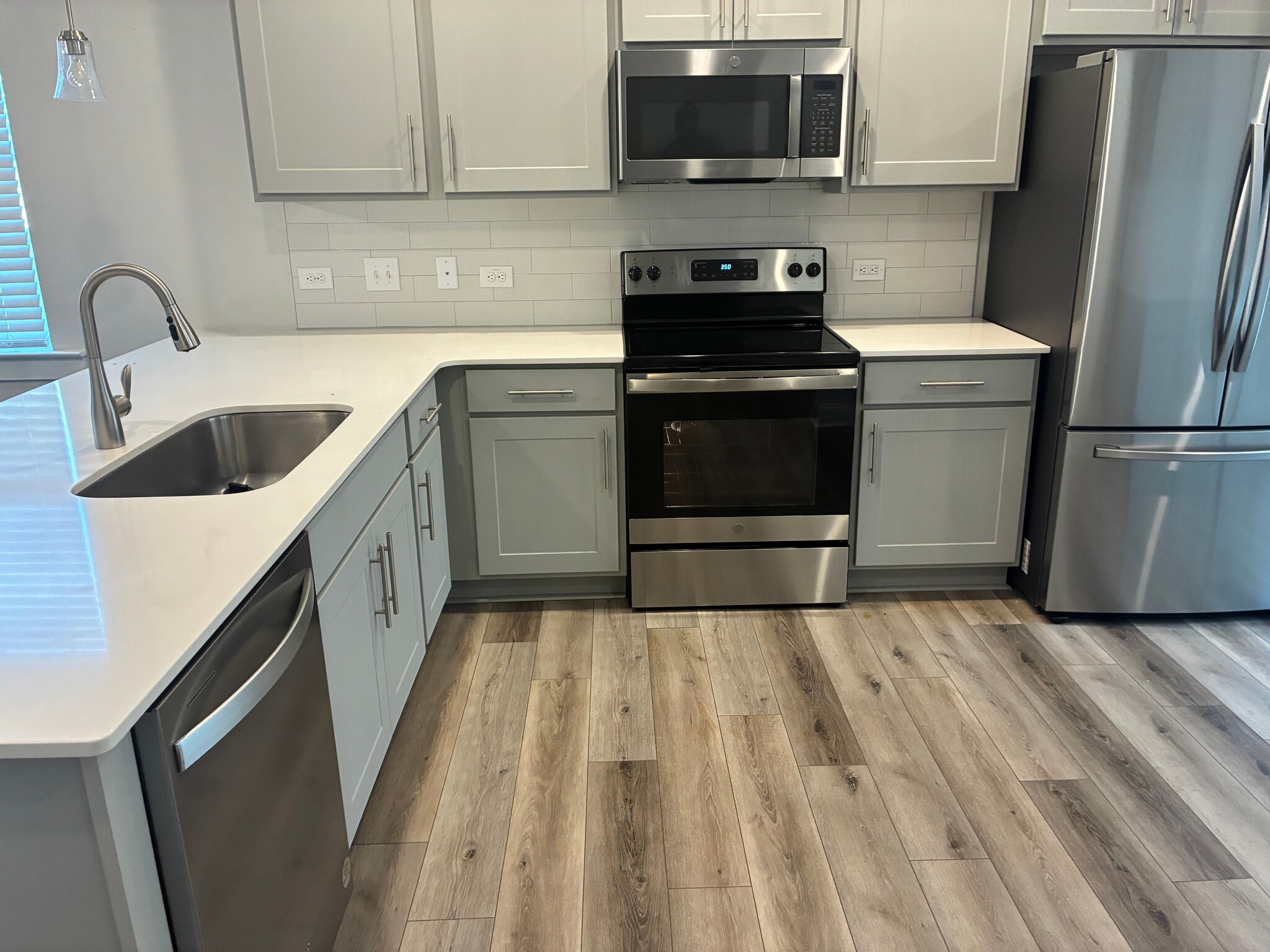 Building Photo - Room in Townhome on Old Grove Ln