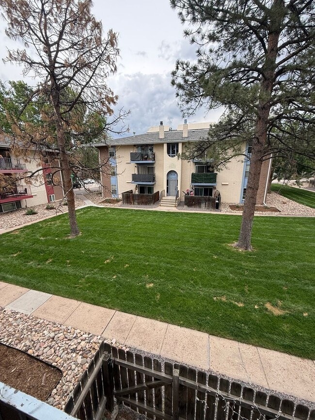 Building Photo - 3 Bed 2 Bath Available in Cottonwood Villas, Westminster