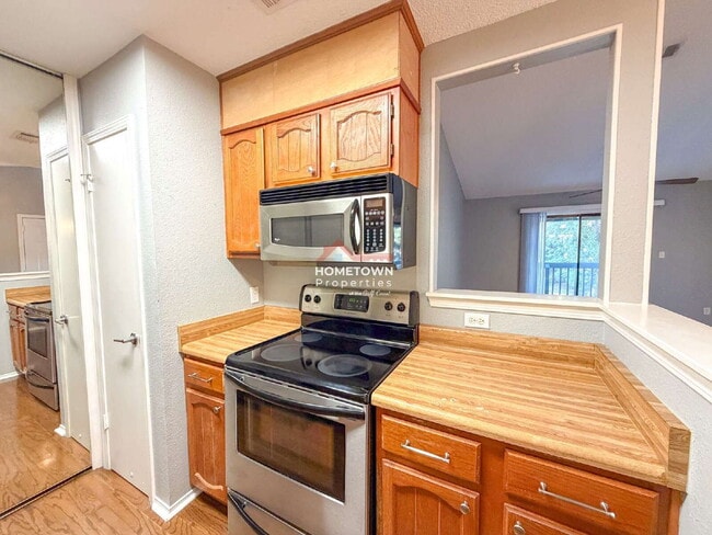 Building Photo - 2299 Scenic Hwy