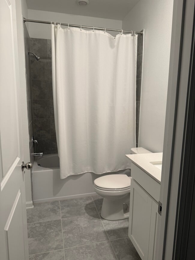 Building Photo - 337 Bogey Dr