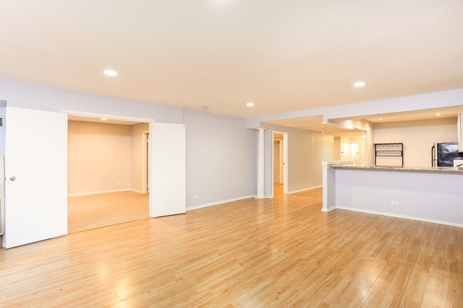 Building Photo - 40 E 9th St