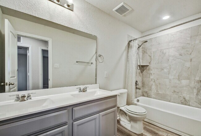 Building Photo - Spacious 4-Bedroom Rental in Trails at Culebra with Community Amenities