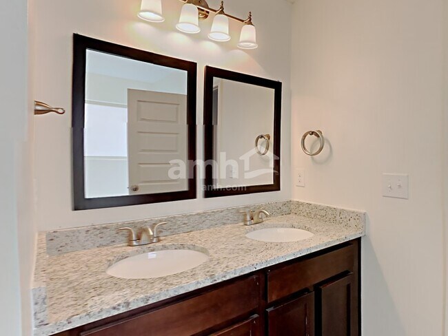 Building Photo - 2311 Foxy Dr
