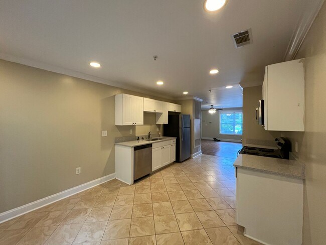 Building Photo - 14-1414 Jones