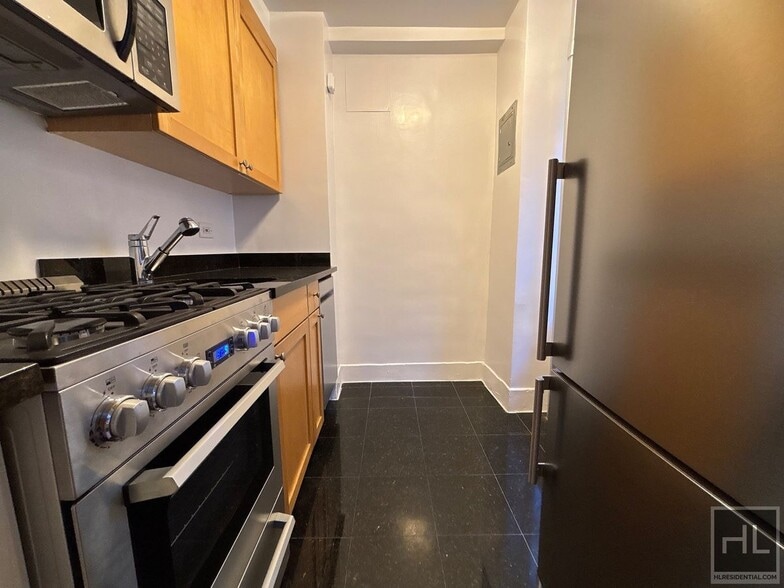 Building Photo - Christopher Street