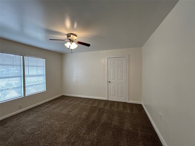 Building Photo - 5415 Scott St