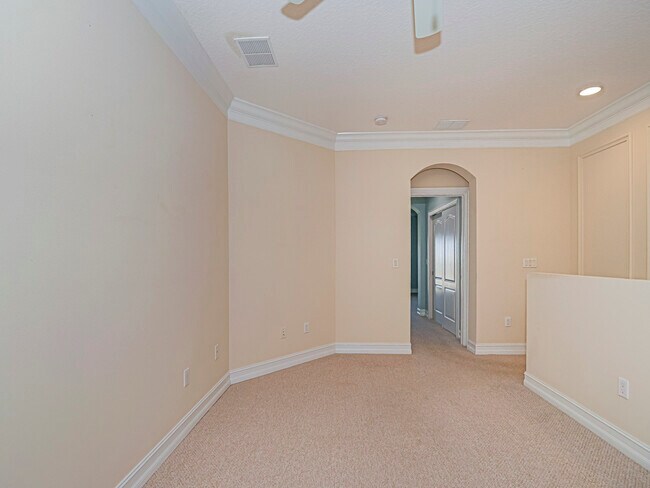 Building Photo - 1965 Bridgepointe Cir