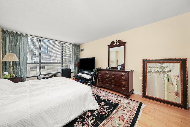 Building Photo - 405 N Wabash Ave