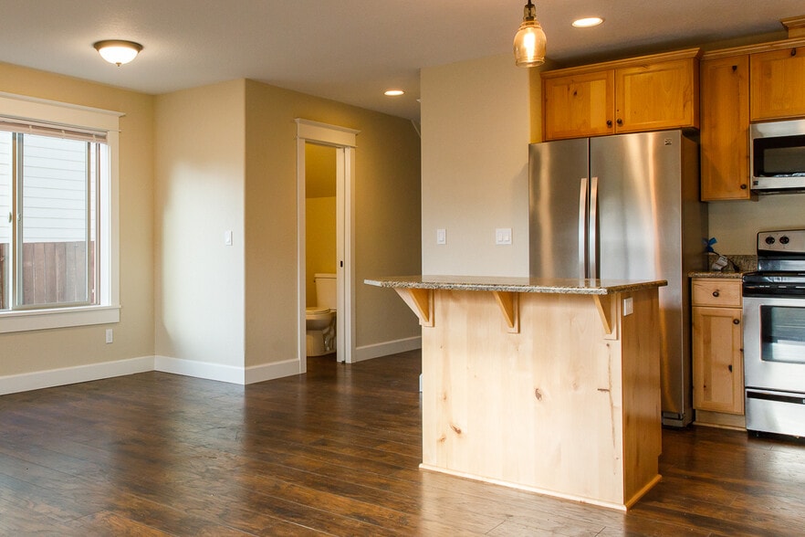 Building Photo - 419 N 11th St