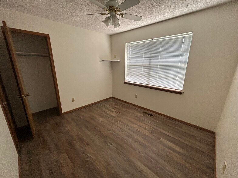 2nd Bedroom - 700 Victoria Dr
