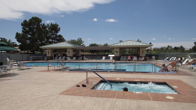 Building Photo - 2057 King Mesa Dr