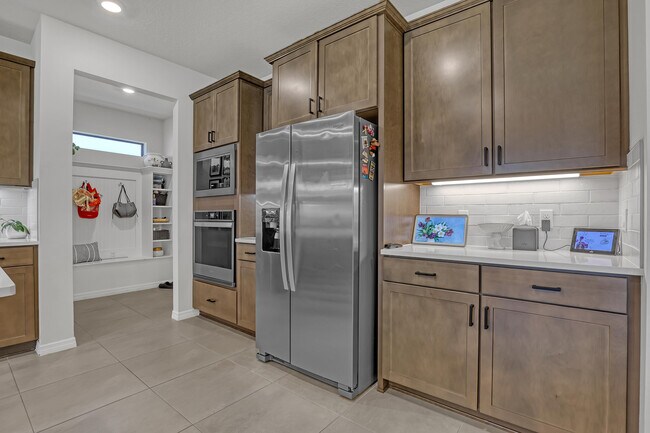 Building Photo - 4740 Chantilly Rd