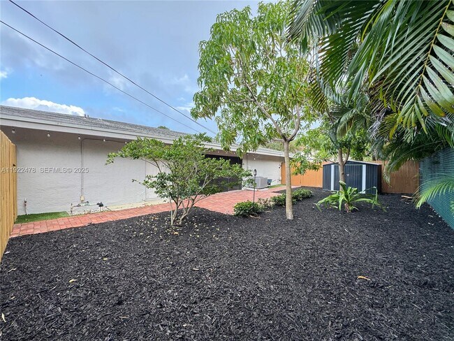 Building Photo - 2230 Spanish Trail