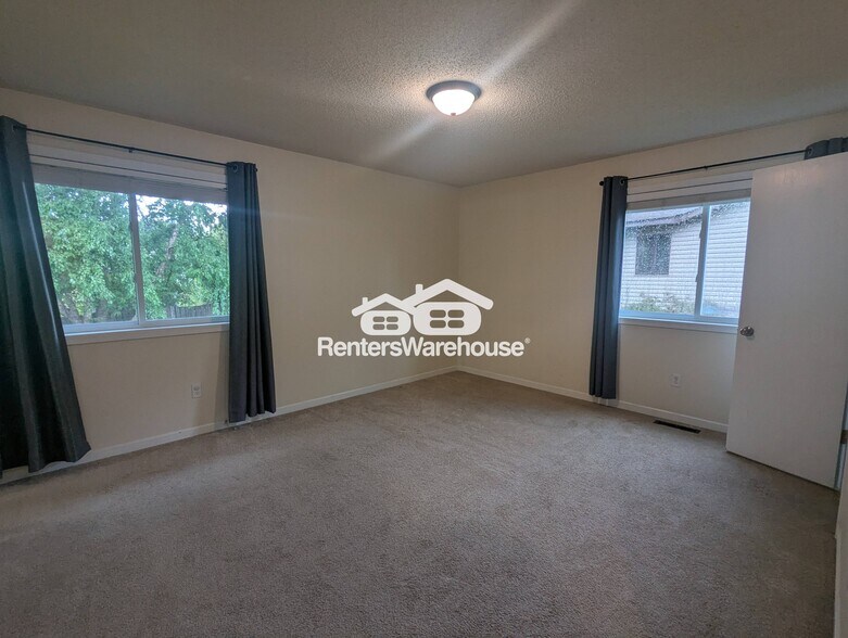 Building Photo - 1120 Westbury Cir