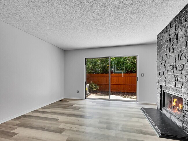 Building Photo - $2,395.00 2 bed, 2.5 bath townhome located...