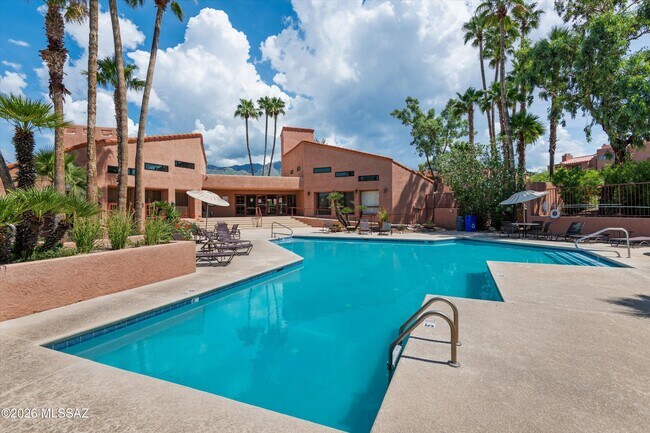 Building Photo - 5051 N Sabino Canyon Rd