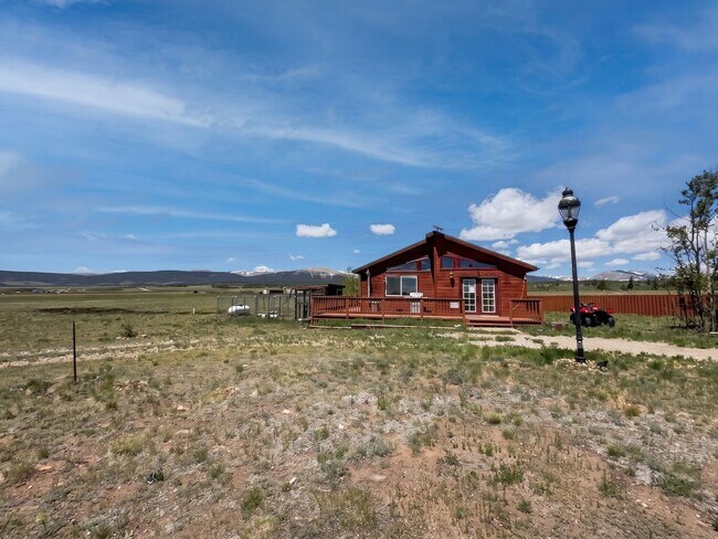 Building Photo - Foxtail Pines! 5 acres! Open floor plan!