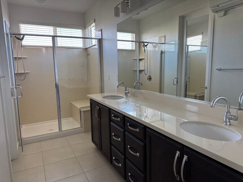 Master Bathroom (Room #5) - 5891 Cadence Ave