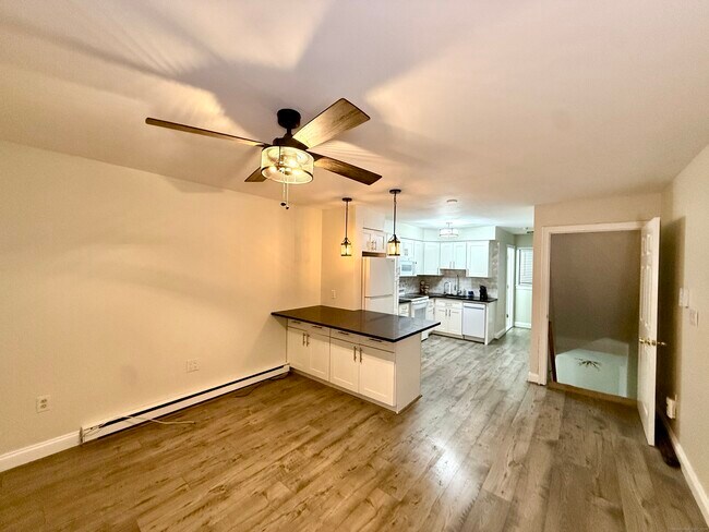 Primary Photo - 133 Main St