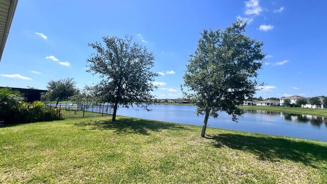 Building Photo - Beautiful 3 Bedroom, 2 Bathroom Home near ...