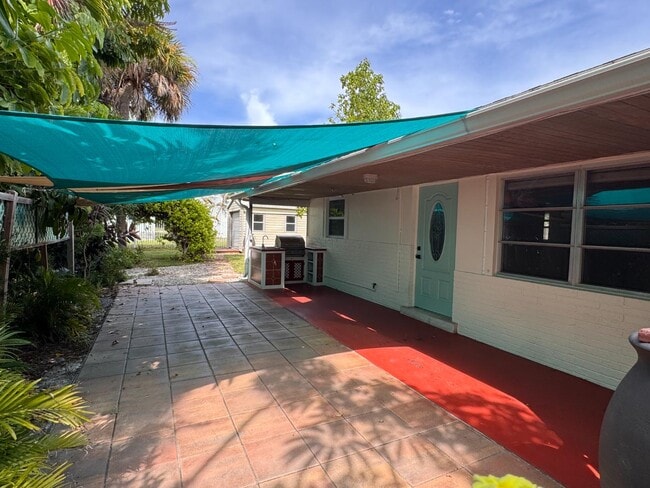 Building Photo - 120 Coquina St
