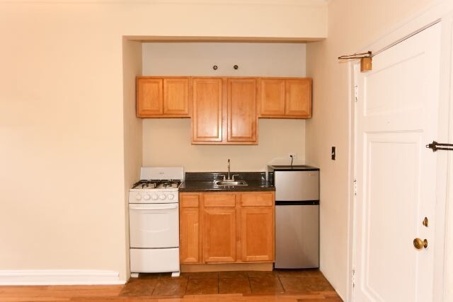 Building Photo - 4349 N Damen Ave