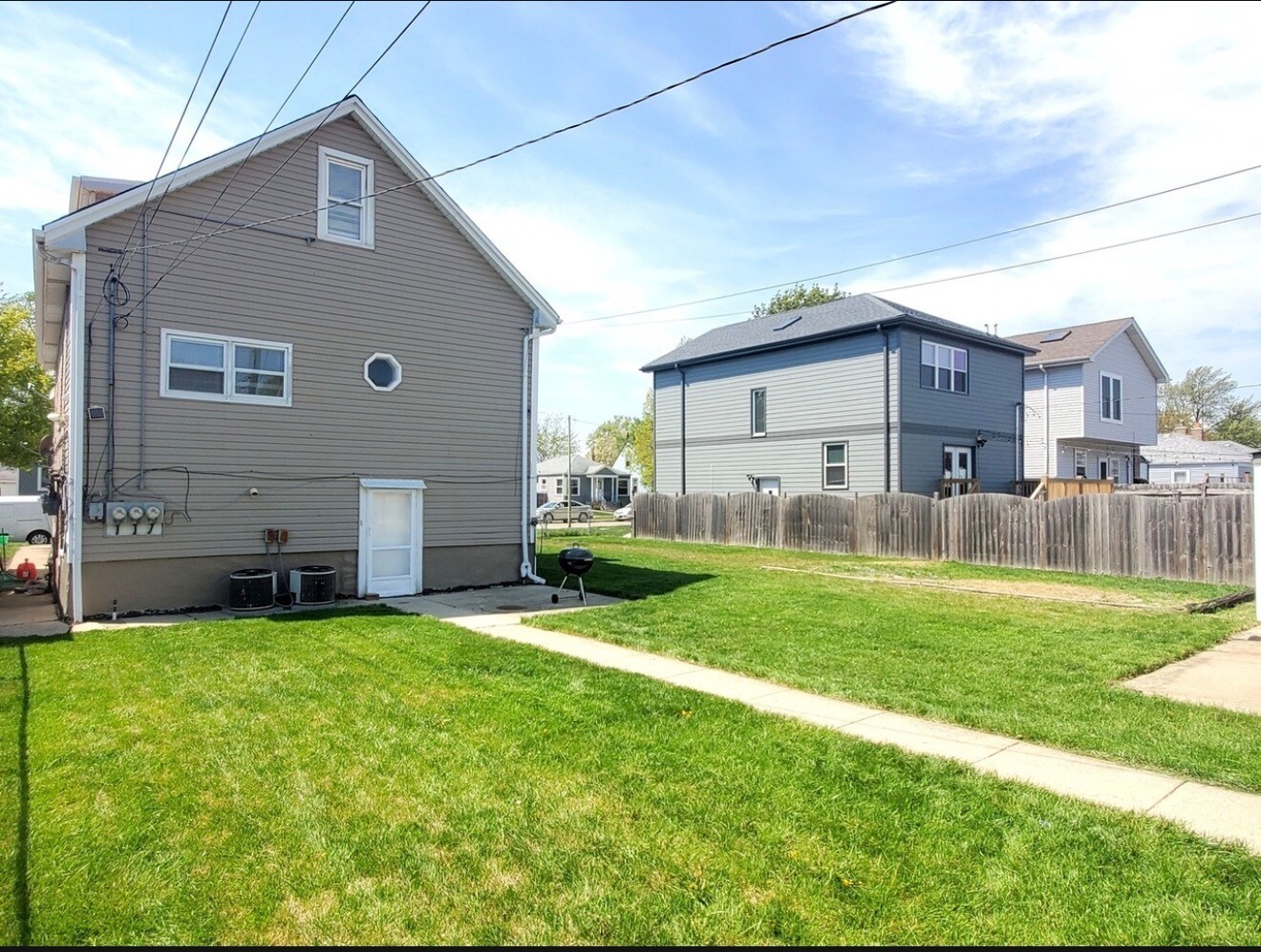 Building Photo - 6219 S Nagle Ave