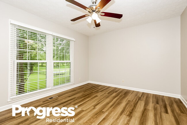 Building Photo - 2210 Racquet Club Dr