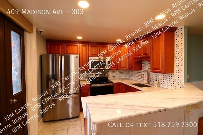 Building Photo - 409 Madison Ave