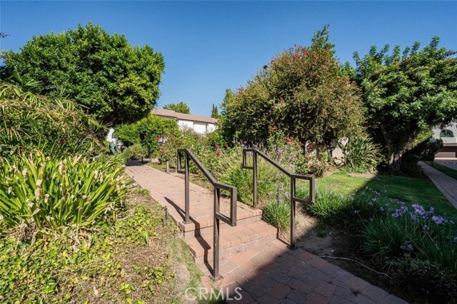 Building Photo - 5216 Lindley Ave