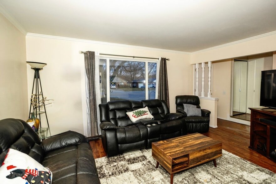 Building Photo - 28115 Little Mack Ave