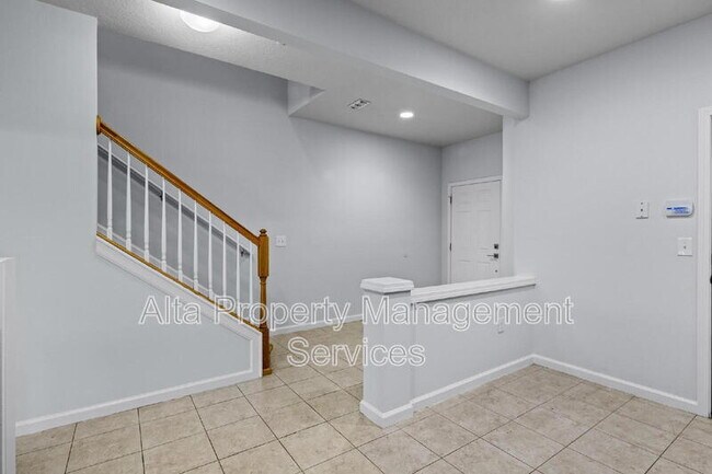 Building Photo - 6881 Woody Vine Dr