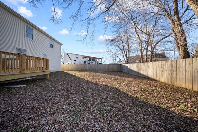 Building Photo - 3 Bedroom 2 Full Bath Home For Rent near Post!