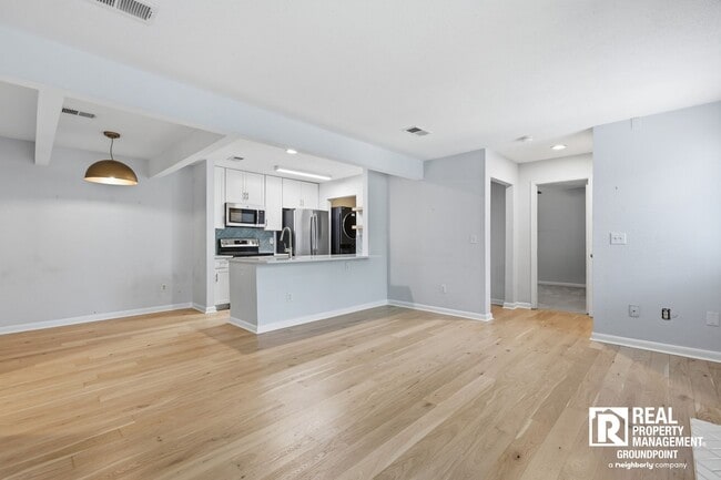 Building Photo - East Bridge Town Lofts Living | Prime Location Near Downtown Charleston