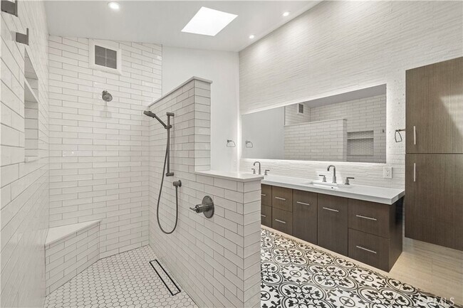 Building Photo - 31222 Palma Dr